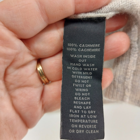 Saks Fifth Avenue Cashmere Gray Sweater with Pearl Detail - Picture 4 of 5